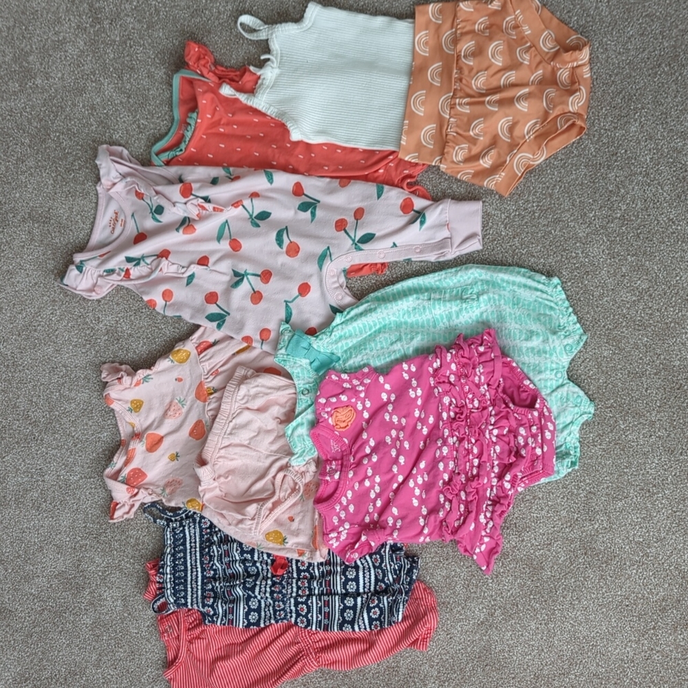 Assorted baby outfits 3-6 months